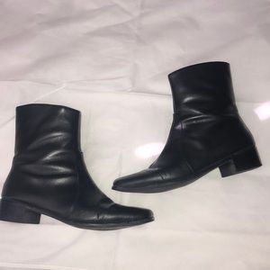 Black Heeled Boots // 8.5